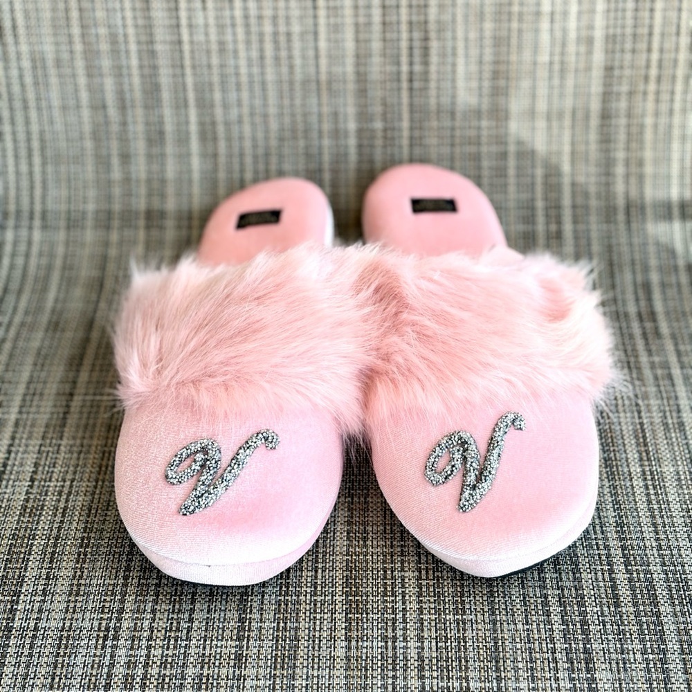 Victoria Secret Pink Fuzzy Women's Slippers - Picture 2 of 7
